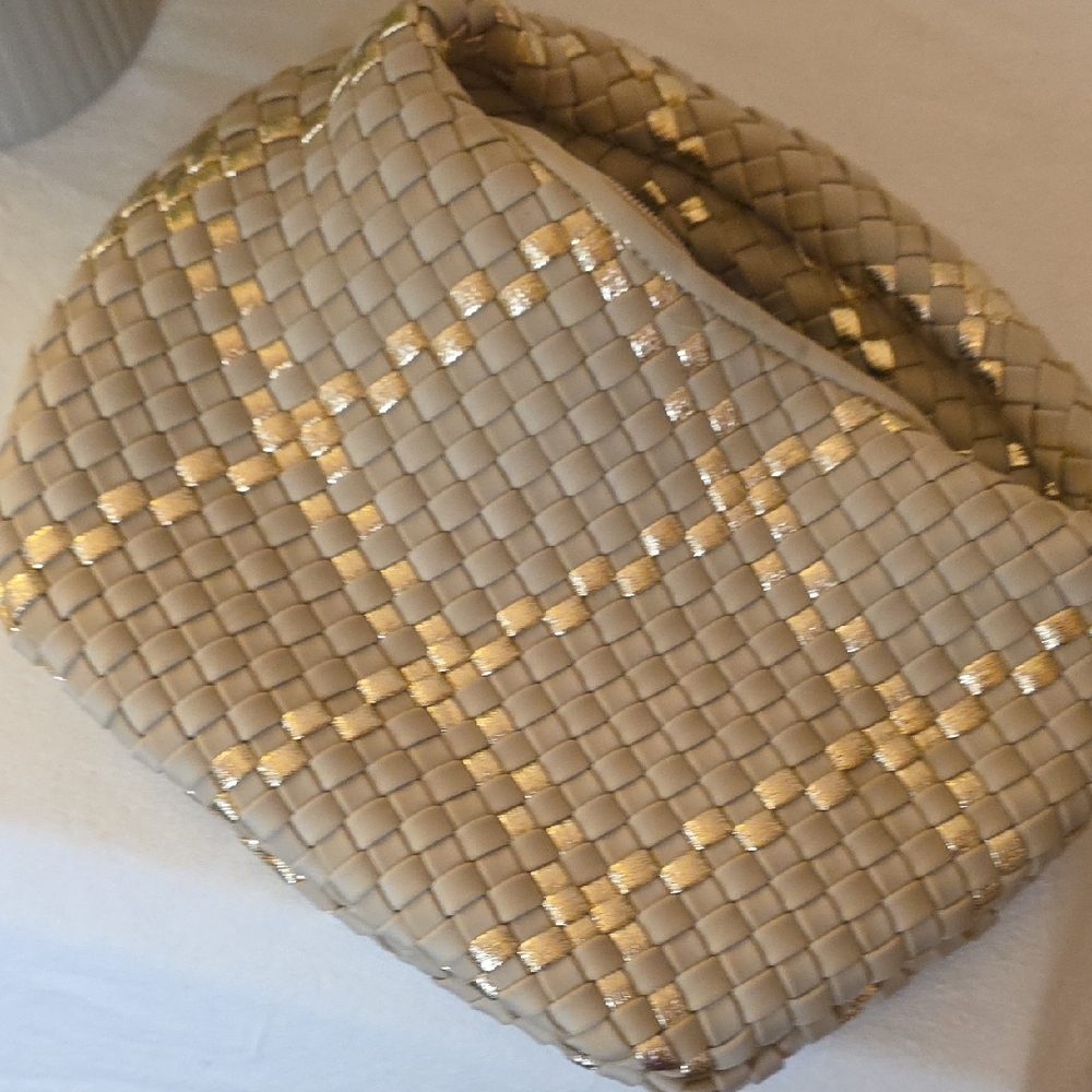 HAUTE SHORE Gold and Cream Woven Hobo Bag - Picture 3 of 6